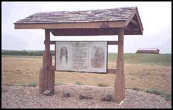 Poundmaker info and Historical Center in distance  -  43 kb