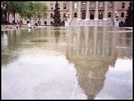 the pool in front of the 
Legislature building (47 kb)